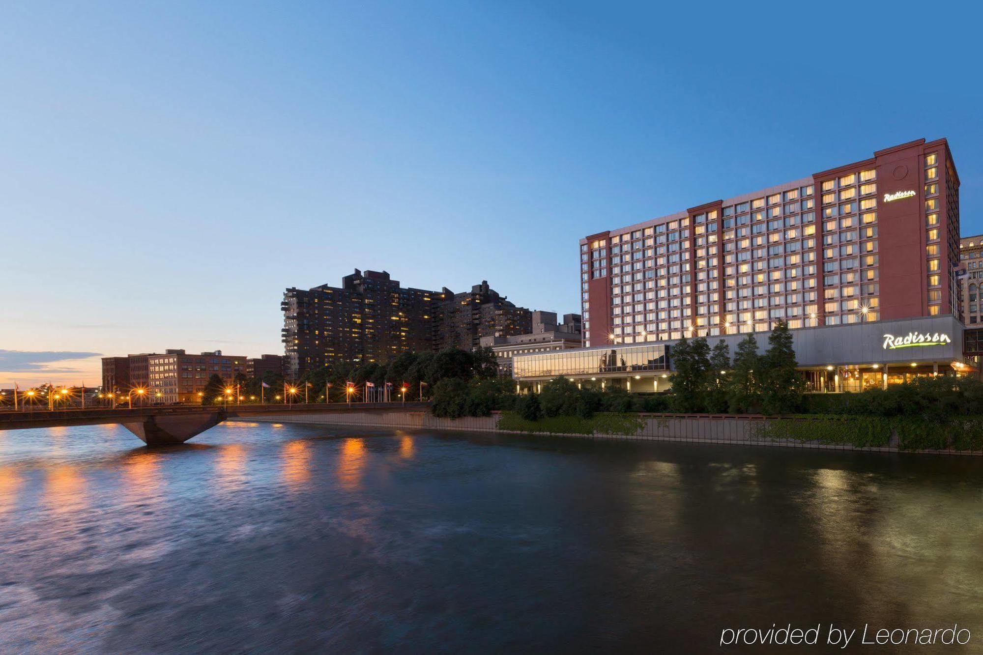 Rochester Riverside Hotel Kültér fotó